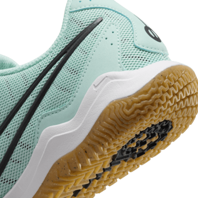 Nike Legend 10 Academy IC 男子室内/球场足球鞋-NIKE 中文官方网站